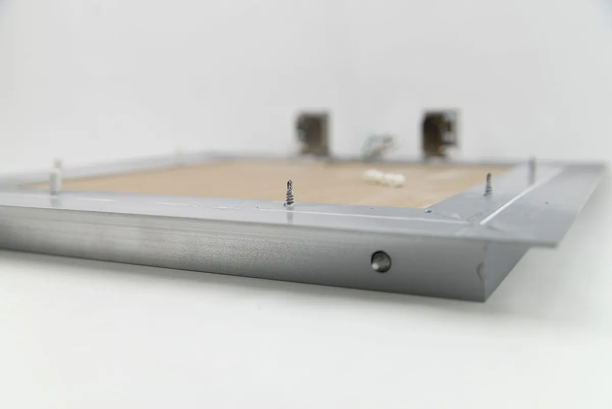 Revisionsklappe 200 x 200 mm GK=12,5 mm Alu befliesbar 2