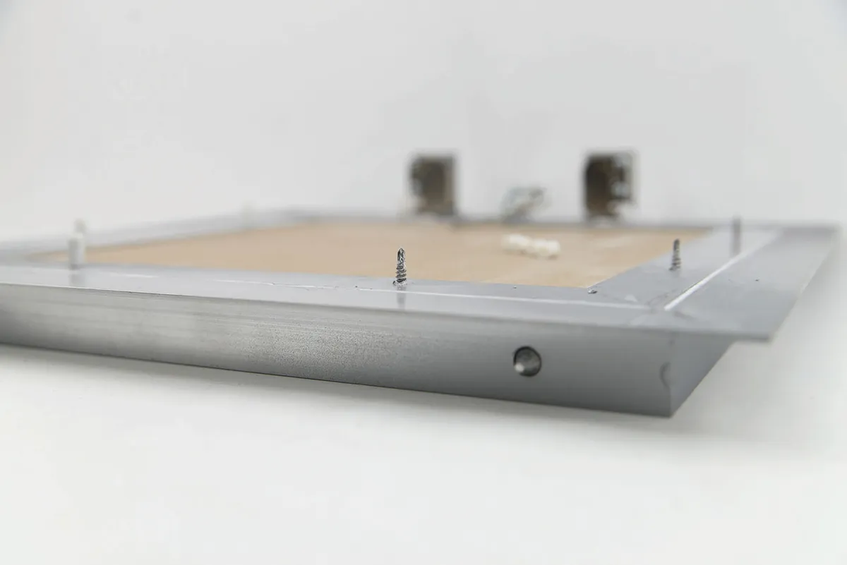 Revisionsklappe 600 x 600 mm GK=12,5 mm Alu befliesbar 3