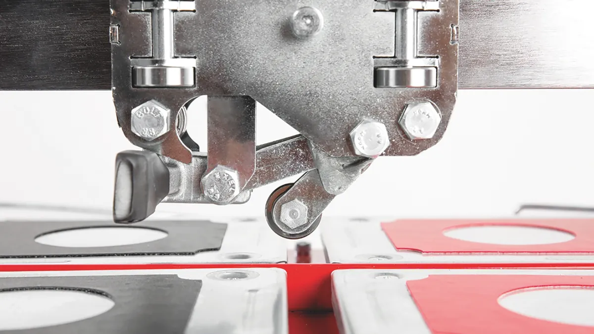 Fliesenschneider GigaCut 1350 mit Laser mit Klappfüßen u. Höhenverstellung-Führungsschiene 2